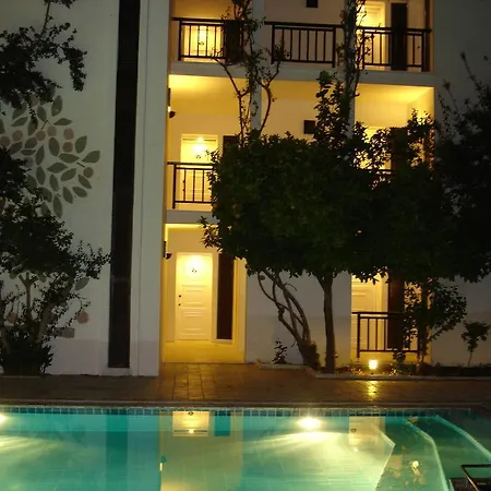 Ece Bodrum Hotell 3*