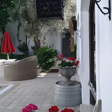 Ece Bodrum Hotell 3*