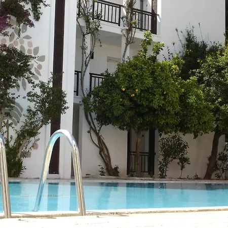 Ece Bodrum ゴルトゥルブク