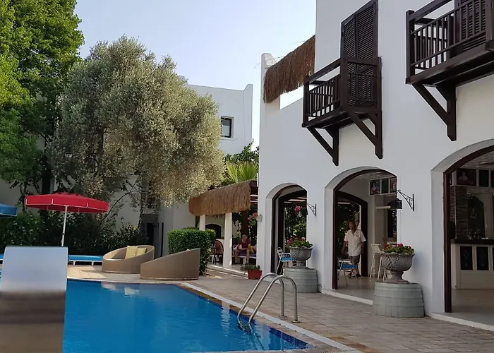 فندق Ece Bodrum 3*