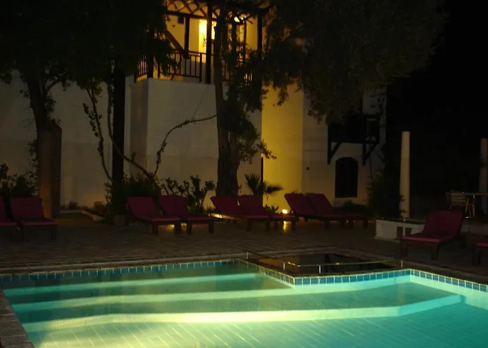 فندق Ece Bodrum 3*