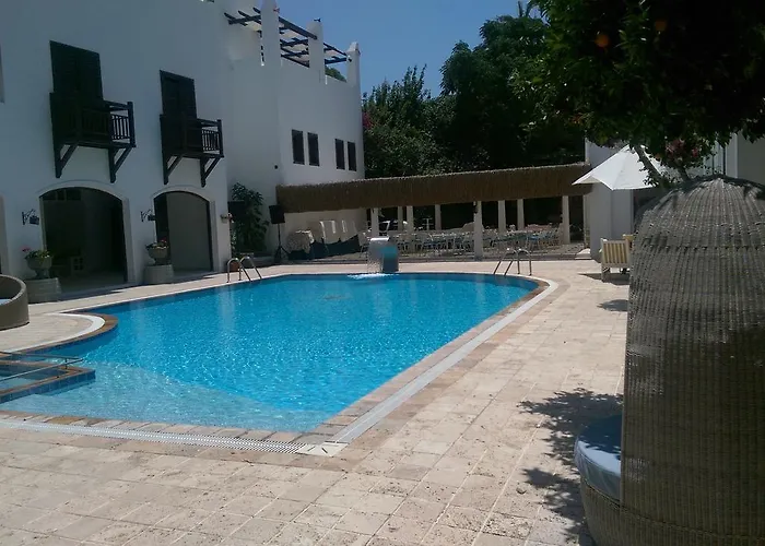 فندق Ece Bodrum 3*