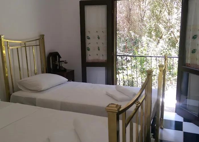 فندق Ece Bodrum 3*